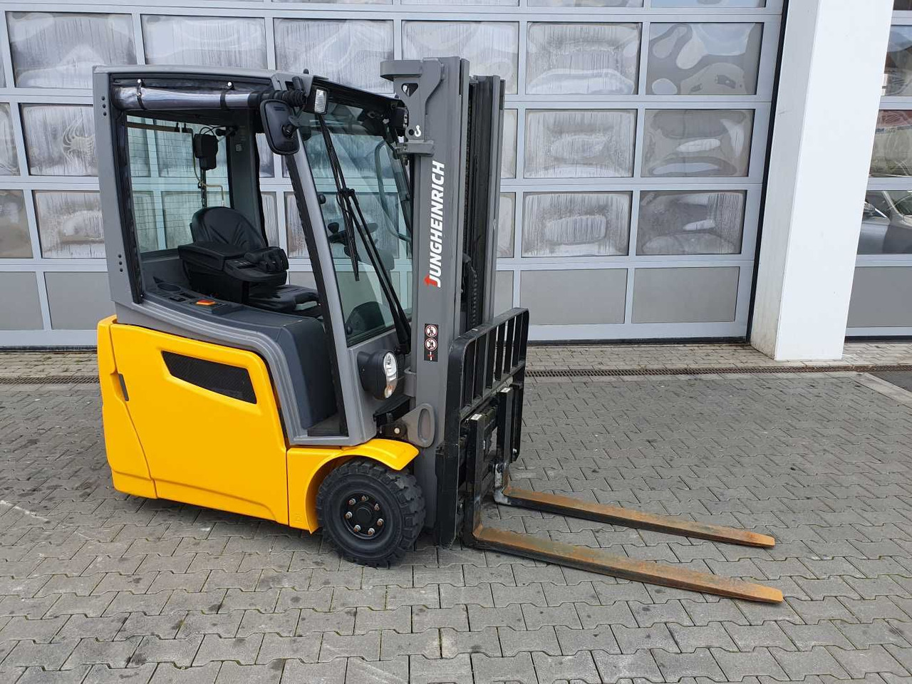Jungheinrich EFG 215 / Triplex: 4.25m! / SS / nur 1.368h! - رافعة شوكية كهربائية: صور 2 Jungheinrich EFG 215 / Triplex: 4.25m! / SS / nur 1.368h! - رافعة شوكية كهربائية: صور 2