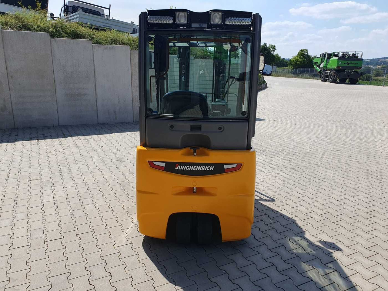 Jungheinrich EFG 215 / Triplex 4.25m / SS / nur 1.680h / 2021 - رافعة شوكية كهربائية: صور 4 Jungheinrich EFG 215 / Triplex 4.25m / SS / nur 1.680h / 2021 - رافعة شوكية كهربائية: صور 4