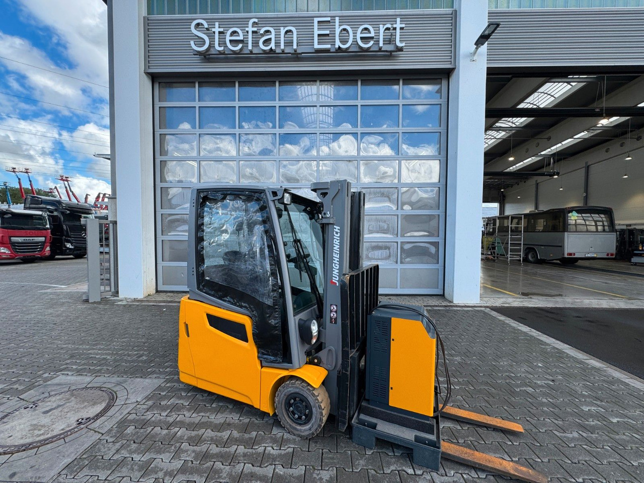 Jungheinrich EFG 215 / Triplex: 4.25m! / SS / nur 3.092h! - رافعة شوكية كهربائية: صور 2 Jungheinrich EFG 215 / Triplex: 4.25m! / SS / nur 3.092h! - رافعة شوكية كهربائية: صور 2