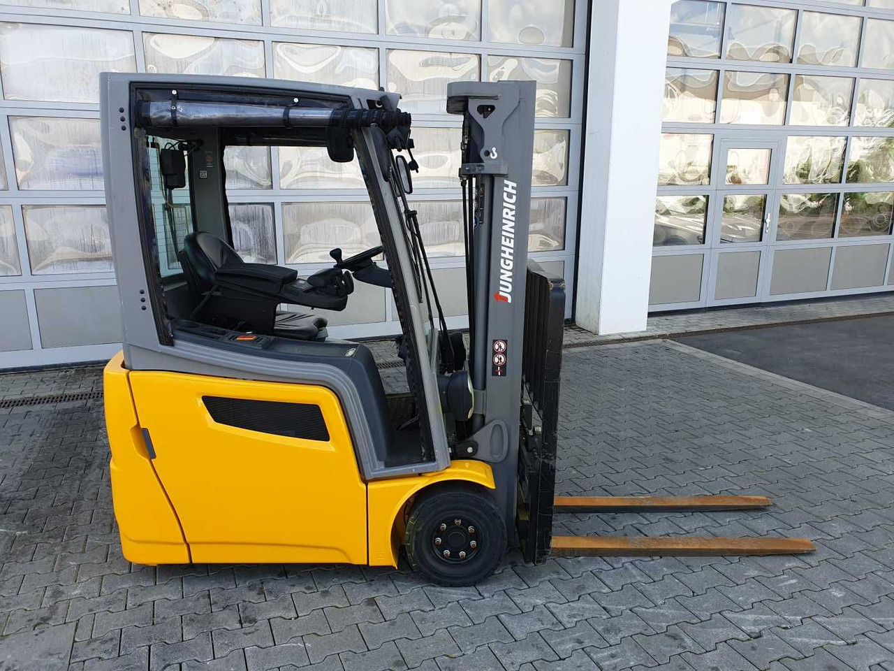 Jungheinrich EFG 215 / Triplex: 4.25m! / SS / nur 3.488h! - رافعة شوكية كهربائية: صور 3 Jungheinrich EFG 215 / Triplex: 4.25m! / SS / nur 3.488h! - رافعة شوكية كهربائية: صور 3