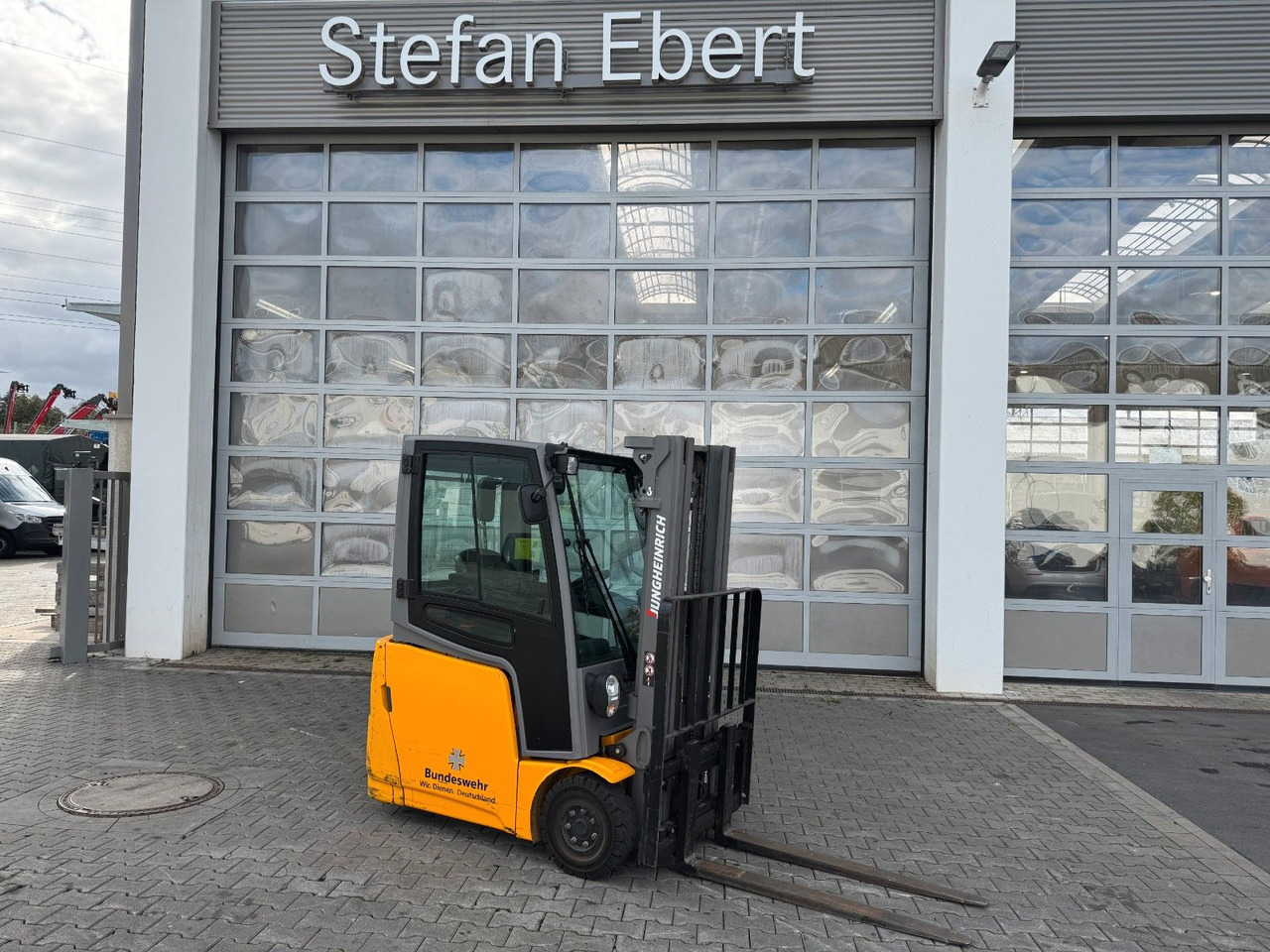 Jungheinrich EFG 215 / Triplex: 4.25m! / SS / nur 716h! - رافعة شوكية كهربائية: صور 1 Jungheinrich EFG 215 / Triplex: 4.25m! / SS / nur 716h! - رافعة شوكية كهربائية: صور 1