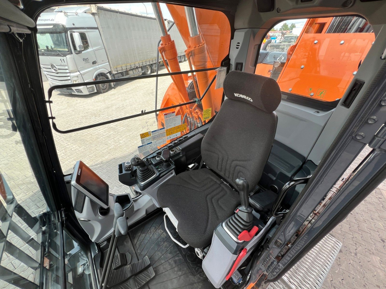 تأجير Kobelco ED160 BR-7 / 1.100h! / Woodcracker Löffelpaket Kobelco ED160 BR-7 / 1.100h! / Woodcracker Löffelpaket: صور 19 تأجير Kobelco ED160 BR-7 / 1.100h! / Woodcracker Löffelpaket Kobelco ED160 BR-7 / 1.100h! / Woodcracker Löffelpaket: صور 19