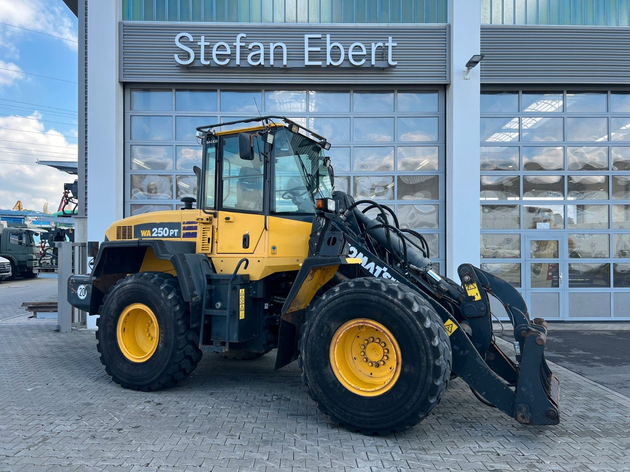 Komatsu WA 250 PT - 5H / 12.390h / - اللودر بعجل: صور 1 Komatsu WA 250 PT - 5H / 12.390h / - اللودر بعجل: صور 1