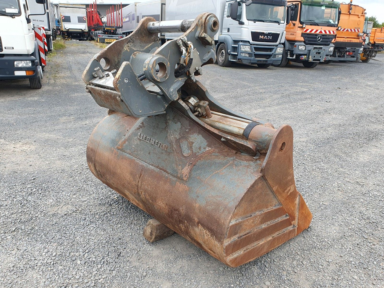 Liebherr hydraulischer Grabenräumlöffel / SW48 - بكت حفار: صور 4 Liebherr hydraulischer Grabenräumlöffel / SW48 - بكت حفار: صور 4