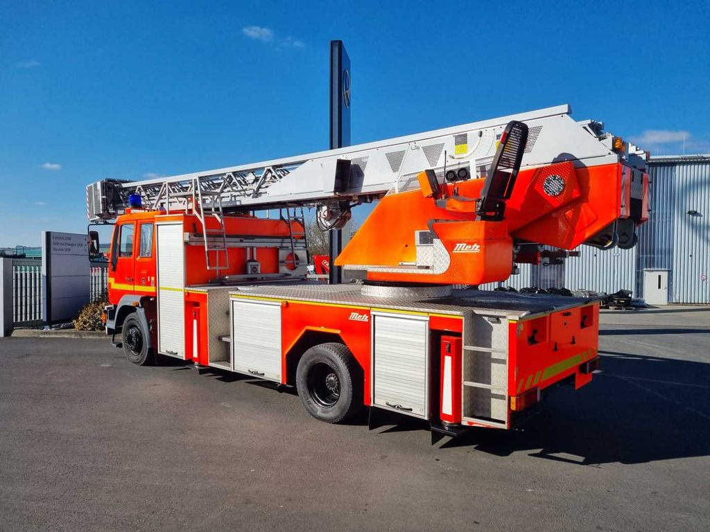 شاحنة كرين MAN 15.284LC Metz DLK 23-12 Feuerwehr Drehleiter: صور 6