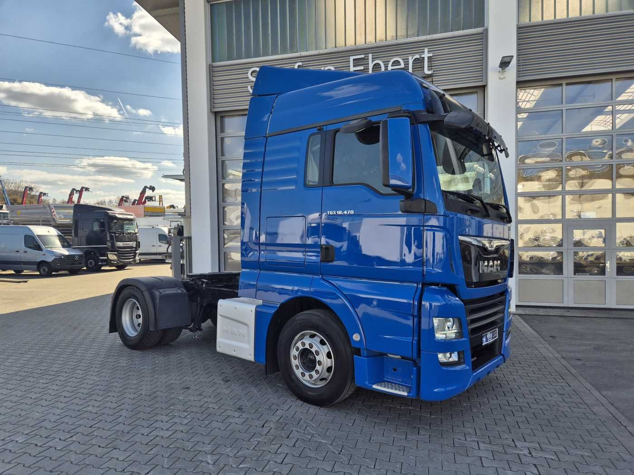 MAN TGX 18.470 4x2 LLS Fahrschule 5 Sitze Intarder - شاحنة جرار: صور 4 MAN TGX 18.470 4x2 LLS Fahrschule 5 Sitze Intarder - شاحنة جرار: صور 4