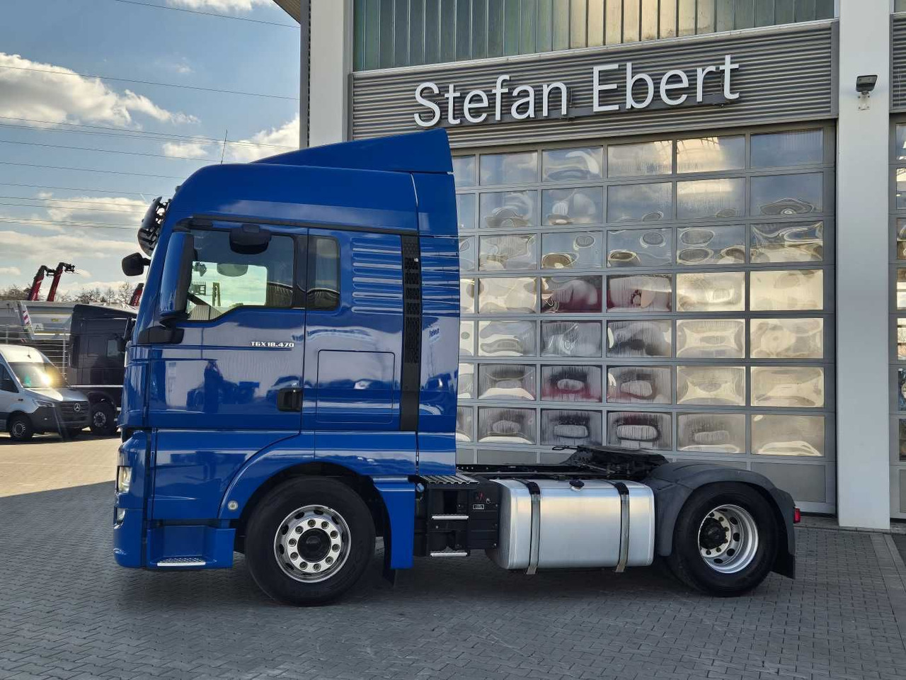 MAN TGX 18.470 4x2 LLS Fahrschule 5 Sitze Intarder - شاحنة جرار: صور 5 MAN TGX 18.470 4x2 LLS Fahrschule 5 Sitze Intarder - شاحنة جرار: صور 5