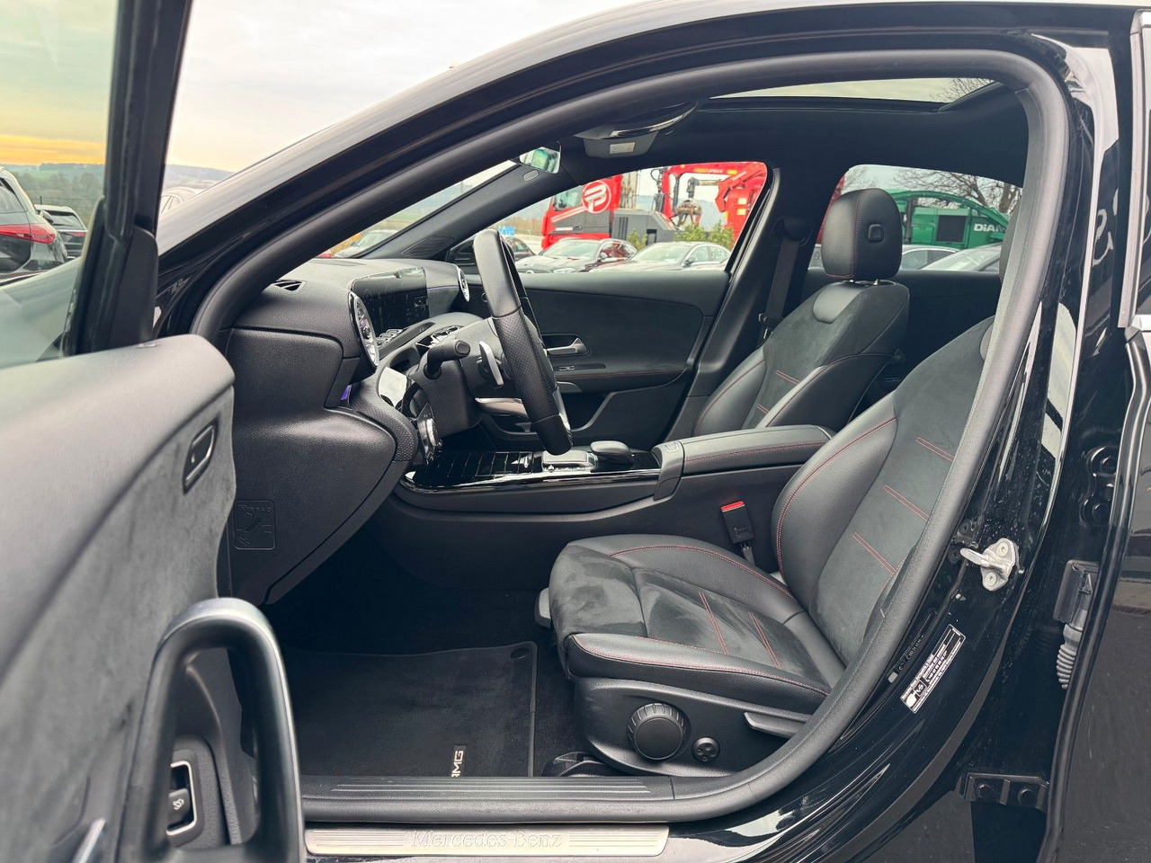 تأجير Mercedes-Benz A 200 AMG 19"+Ambiente+R-Kamera+Pano+LED+MBUX Mercedes-Benz A 200 AMG 19"+Ambiente+R-Kamera+Pano+LED+MBUX: صور 11 تأجير Mercedes-Benz A 200 AMG 19"+Ambiente+R-Kamera+Pano+LED+MBUX Mercedes-Benz A 200 AMG 19"+Ambiente+R-Kamera+Pano+LED+MBUX: صور 11