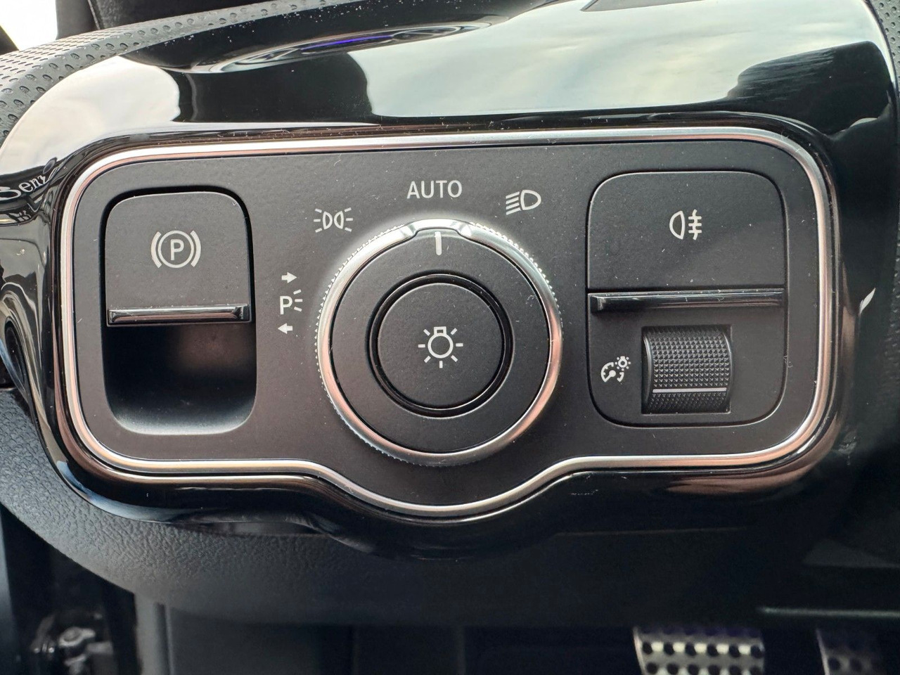 تأجير Mercedes-Benz A 200 AMG 19"+Ambiente+R-Kamera+Pano+LED+MBUX Mercedes-Benz A 200 AMG 19"+Ambiente+R-Kamera+Pano+LED+MBUX: صور 14 تأجير Mercedes-Benz A 200 AMG 19"+Ambiente+R-Kamera+Pano+LED+MBUX Mercedes-Benz A 200 AMG 19"+Ambiente+R-Kamera+Pano+LED+MBUX: صور 14