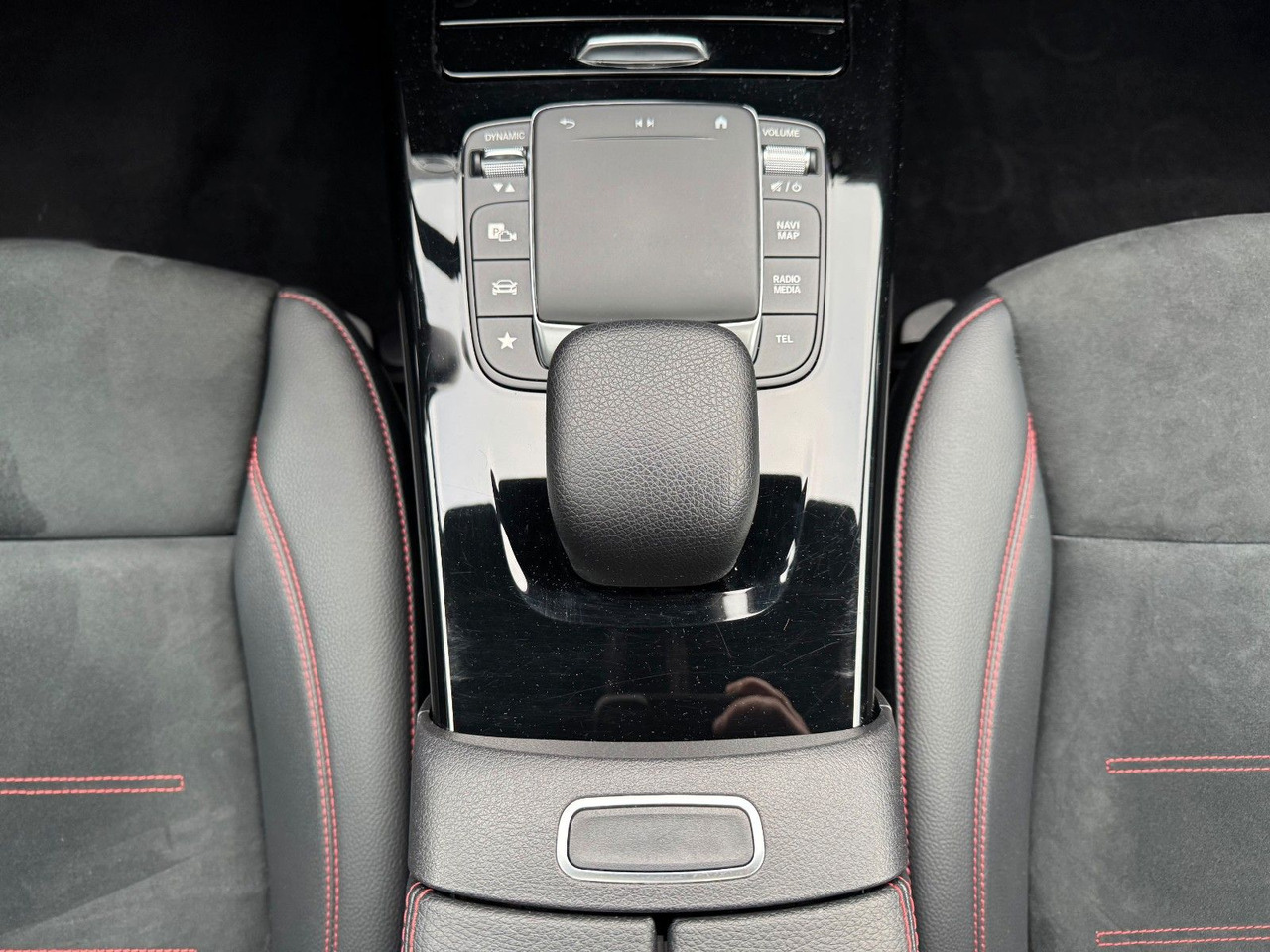 تأجير Mercedes-Benz A 200 AMG 19"+Ambiente+R-Kamera+Pano+LED+MBUX Mercedes-Benz A 200 AMG 19"+Ambiente+R-Kamera+Pano+LED+MBUX: صور 18 تأجير Mercedes-Benz A 200 AMG 19"+Ambiente+R-Kamera+Pano+LED+MBUX Mercedes-Benz A 200 AMG 19"+Ambiente+R-Kamera+Pano+LED+MBUX: صور 18