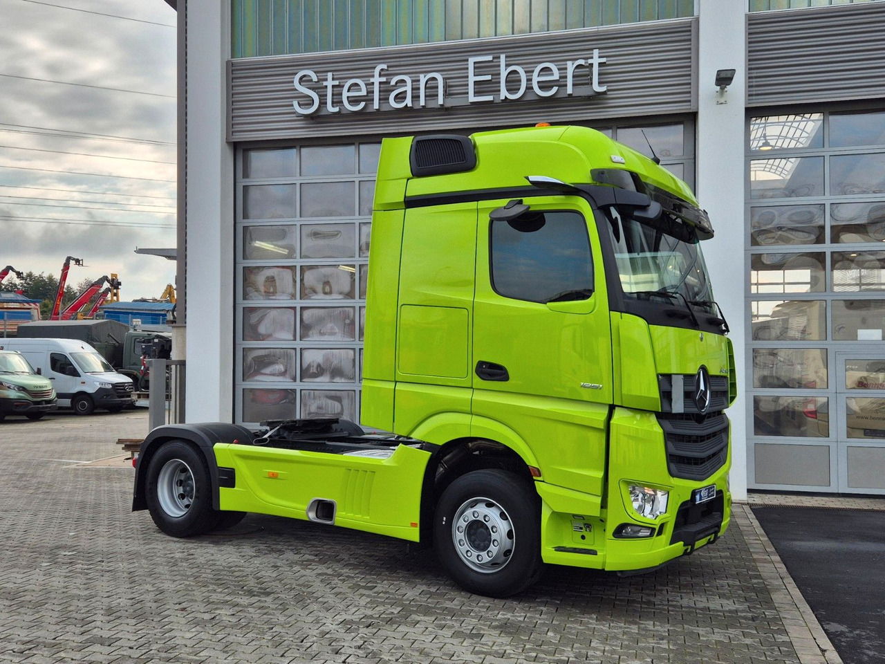 Mercedes-Benz Actros 1851 LS Öl-Retarder Standklima Mirror Big - شاحنة جرار: صور 2 Mercedes-Benz Actros 1851 LS Öl-Retarder Standklima Mirror Big - شاحنة جرار: صور 2