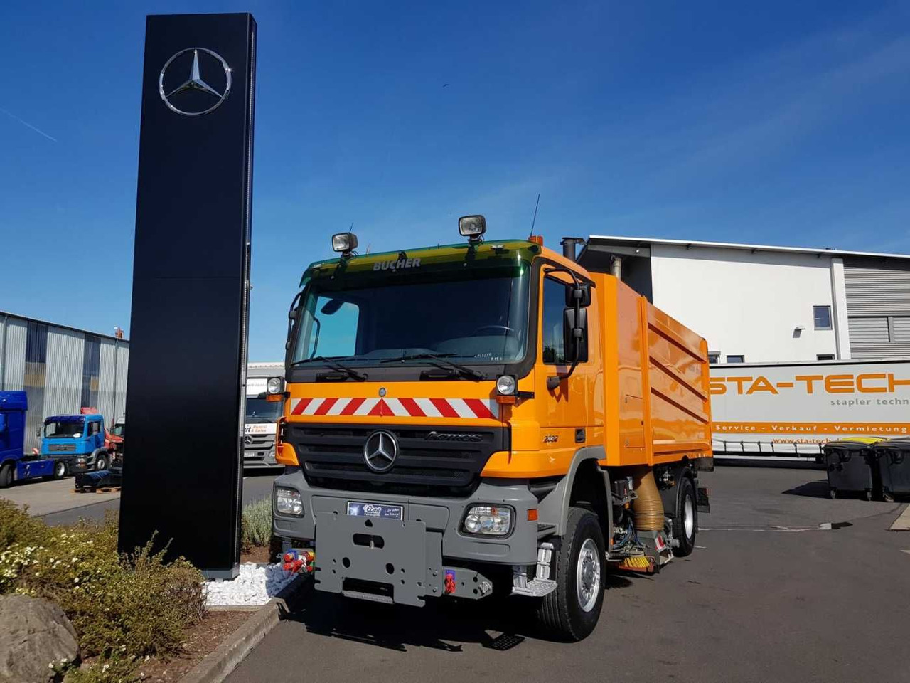 Mercedes-Benz Actros 2032 A 4x4 Bucher STKF 9500 Airport - سياره كنس شوارع: صور 1 Mercedes-Benz Actros 2032 A 4x4 Bucher STKF 9500 Airport - سياره كنس شوارع: صور 1