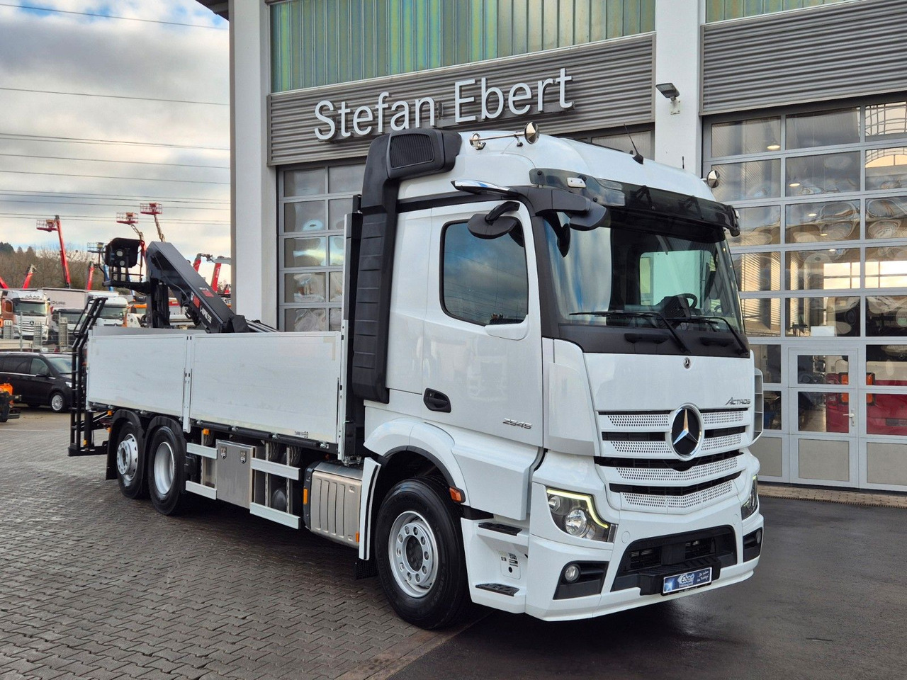Mercedes-Benz Actros 2545 L 6x2 Hiab L-HIPRO 235 DLS-3 - شاحنات مسطحة, شاحنة كرين: صور 3 Mercedes-Benz Actros 2545 L 6x2 Hiab L-HIPRO 235 DLS-3 - شاحنات مسطحة, شاحنة كرين: صور 3