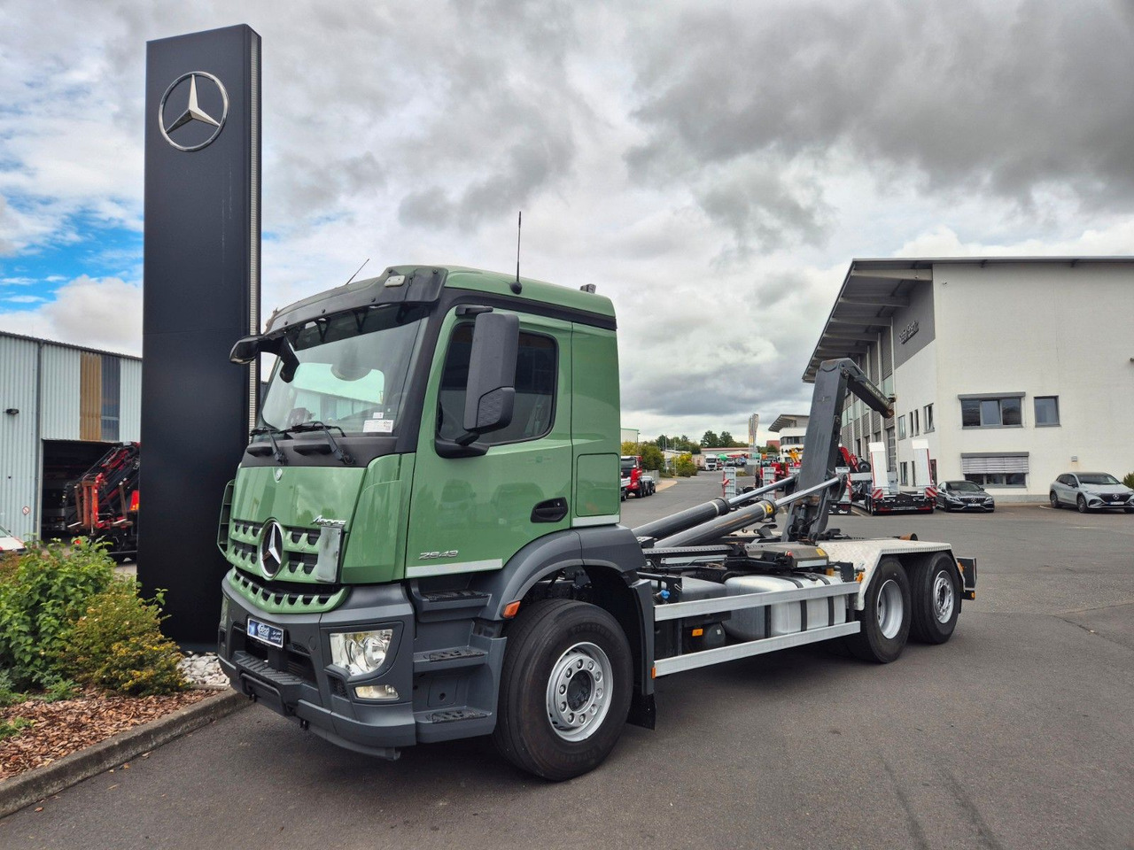 Mercedes-Benz Arocs 2643 L 6x2-4 Meiller RS 21.65 Funk AHK - شاحنة ذات الخطاف: صور 1 Mercedes-Benz Arocs 2643 L 6x2-4 Meiller RS 21.65 Funk AHK - شاحنة ذات الخطاف: صور 1