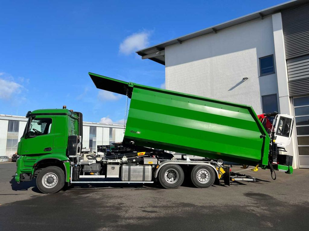 Mercedes-Benz Arocs 2751 6x2 HAD / Abroller EBERT Fällbox Q150 - شاحنة ذات الخطاف: صور 2 Mercedes-Benz Arocs 2751 6x2 HAD / Abroller EBERT Fällbox Q150 - شاحنة ذات الخطاف: صور 2
