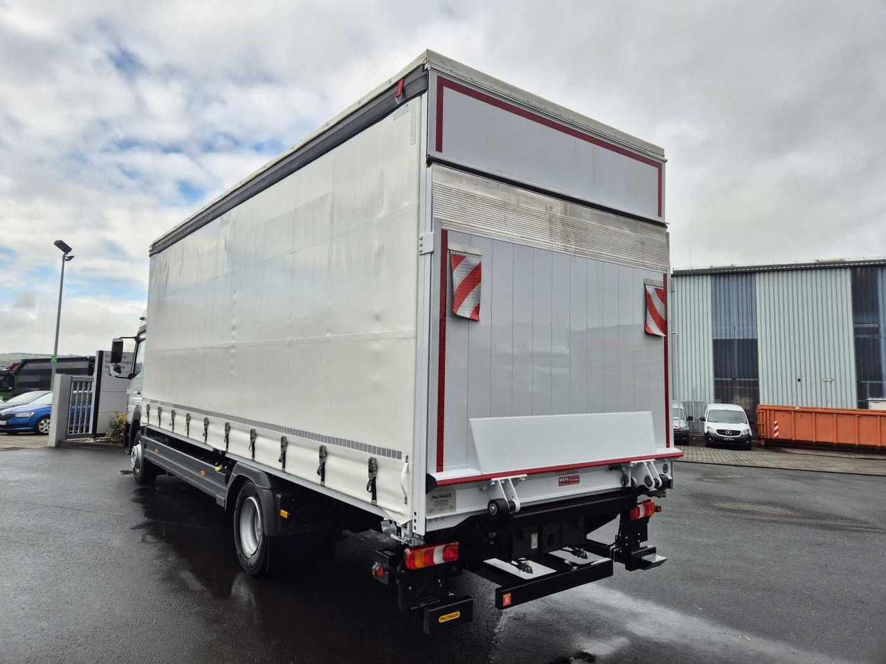 Mercedes-Benz Atego 1527 L L-Haus LBW Palfinger 1.500kg 2 Bett - شاحنة ستارة: صور 5 Mercedes-Benz Atego 1527 L L-Haus LBW Palfinger 1.500kg 2 Bett - شاحنة ستارة: صور 5