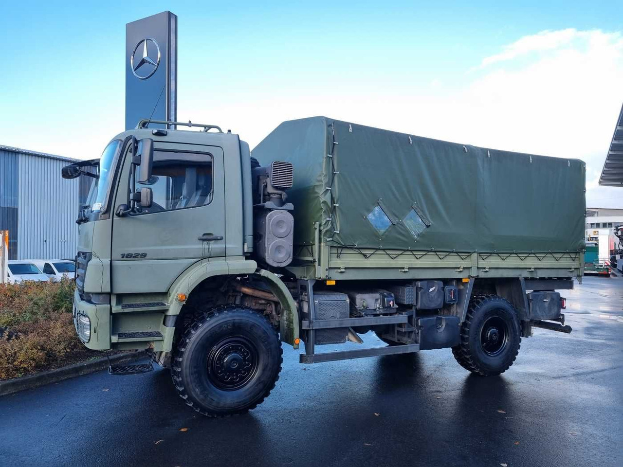 Mercedes-Benz Axor 1829 A 4x4 Pritsche/Plane 10 Stück - شاحنة ستارة: صور 4 Mercedes-Benz Axor 1829 A 4x4 Pritsche/Plane 10 Stück - شاحنة ستارة: صور 4