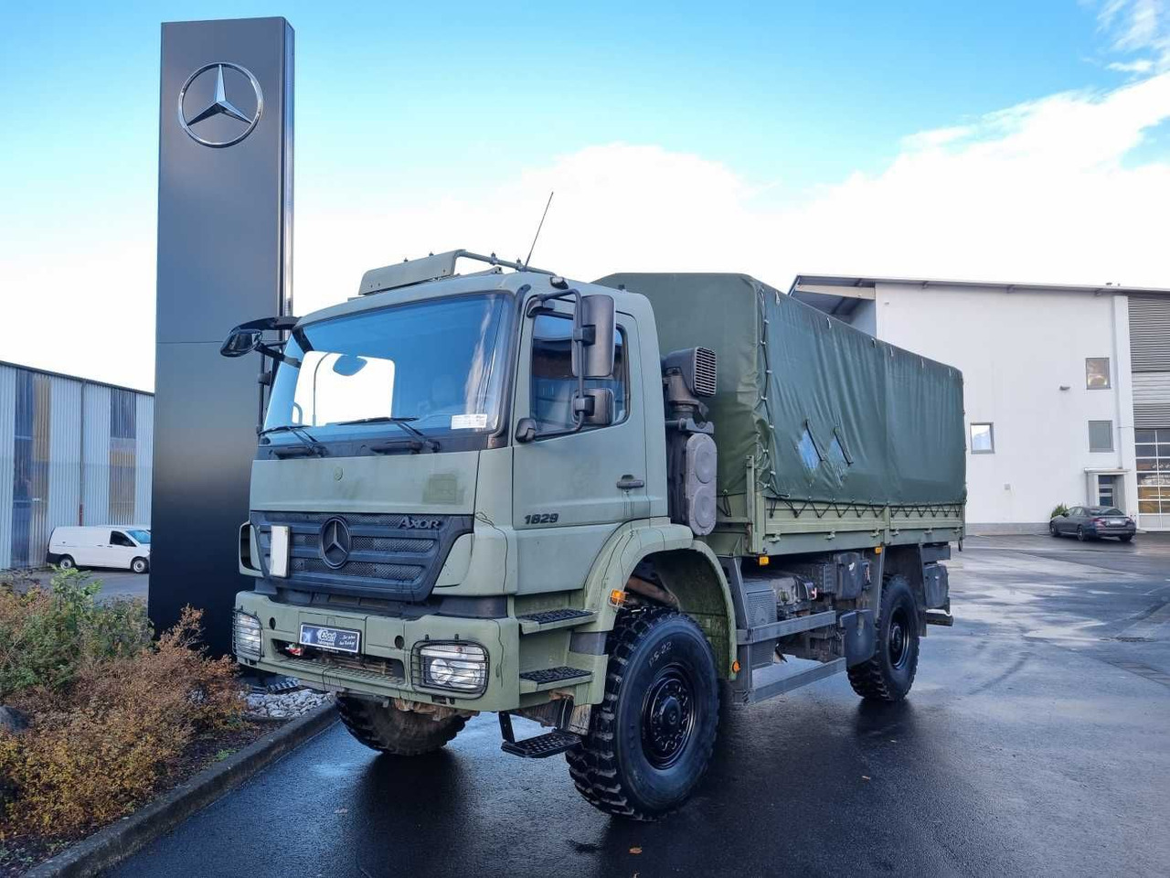 Mercedes-Benz Axor 1829 A 4x4 Pritsche/Plane 10 Stück - شاحنة ستارة: صور 2 Mercedes-Benz Axor 1829 A 4x4 Pritsche/Plane 10 Stück - شاحنة ستارة: صور 2