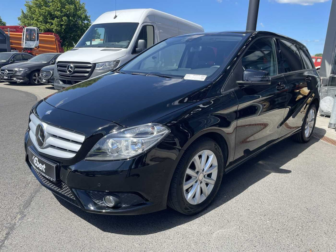 Mercedes-Benz B 200 CDI 7G-DCT Navi+PDC+Klima+SHZ - سيارة: صور 2 Mercedes-Benz B 200 CDI 7G-DCT Navi+PDC+Klima+SHZ - سيارة: صور 2