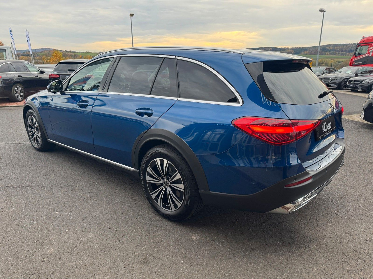 Mercedes-Benz C 200 T All Terrain 4M+Ambiente+360+Augmented - سيارة ستيشن: صور 3 Mercedes-Benz C 200 T All Terrain 4M+Ambiente+360+Augmented - سيارة ستيشن: صور 3