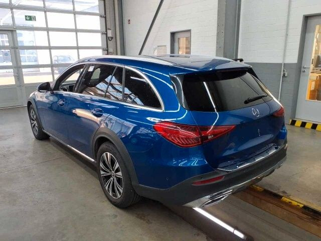 Mercedes-Benz C 200 T All Terrain 4M+Ambiente+360+Augmented - سيارة ستيشن: صور 2 Mercedes-Benz C 200 T All Terrain 4M+Ambiente+360+Augmented - سيارة ستيشن: صور 2