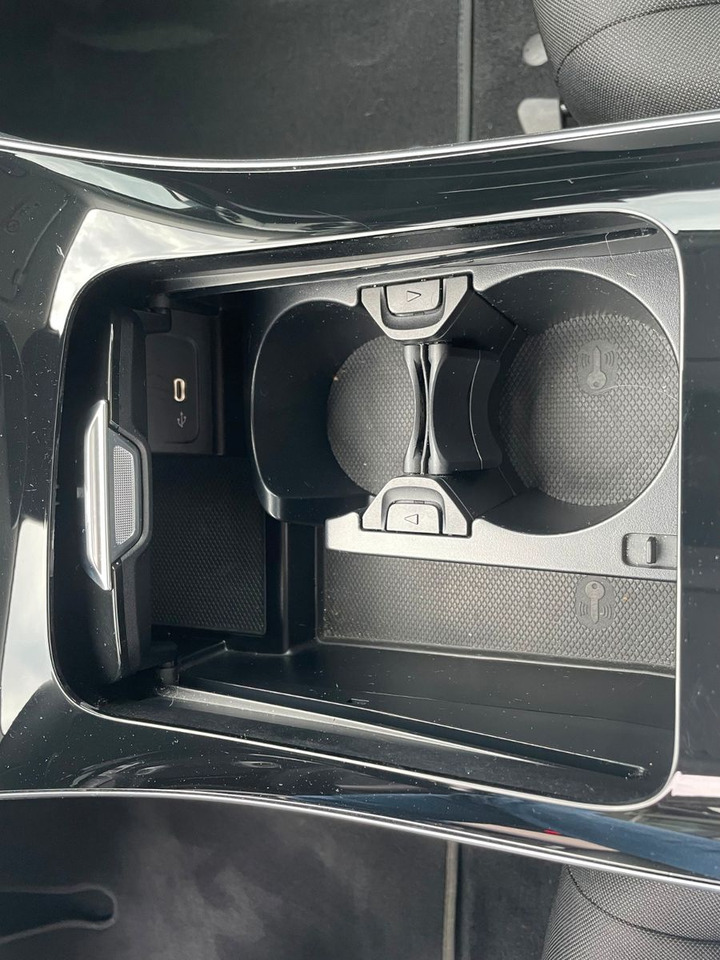 تأجير  Mercedes-Benz C 200 d AVANTGARDE LED+AHK+R-Kamera+MBUX+ Mercedes-Benz C 200 d AVANTGARDE LED+AHK+R-Kamera+MBUX+: صور 20