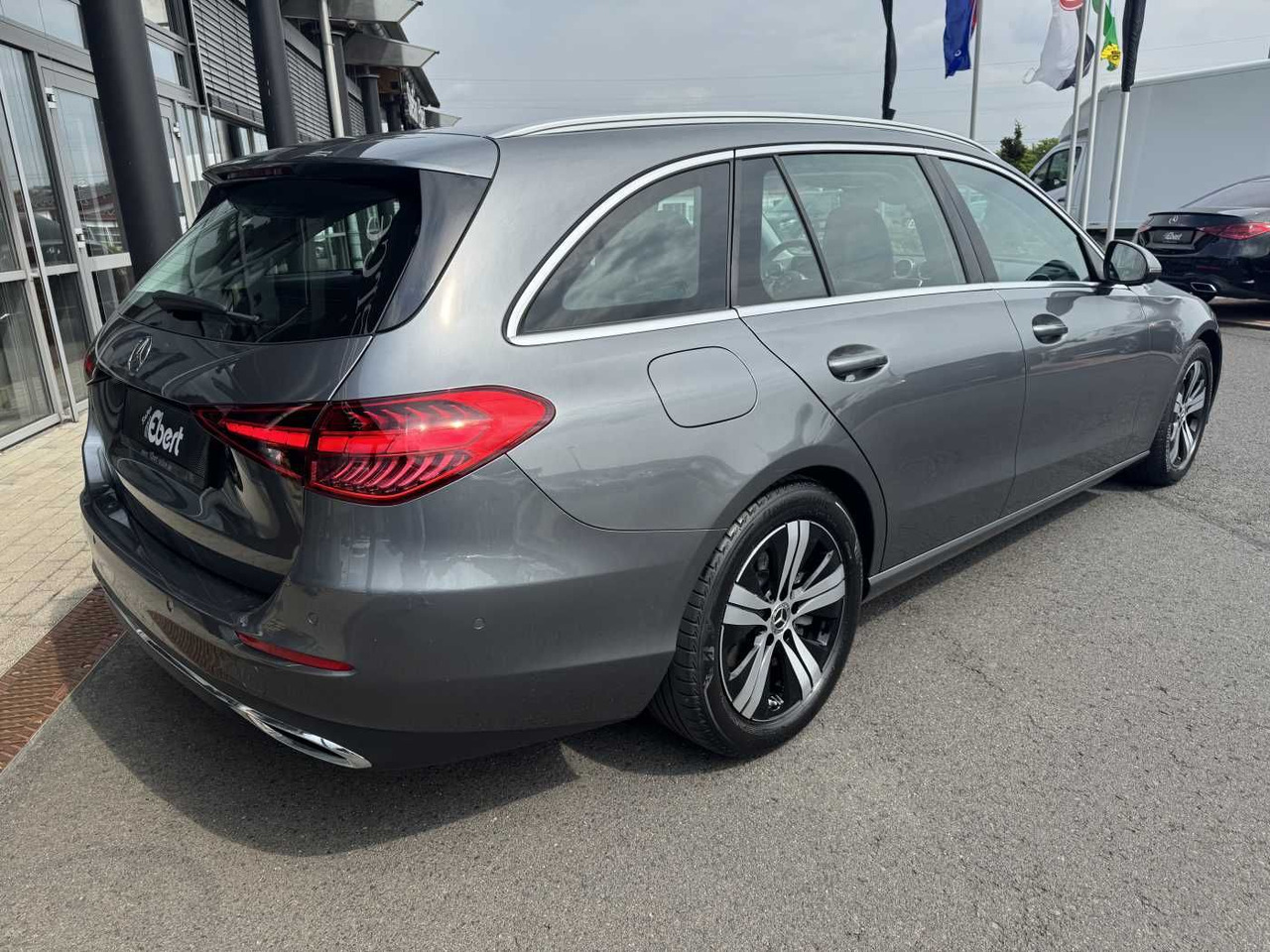 Mercedes-Benz C 220 d T 4M Pano+AHK+Distr+STDH+360+HUD - سيارة: صور 4 Mercedes-Benz C 220 d T 4M Pano+AHK+Distr+STDH+360+HUD - سيارة: صور 4