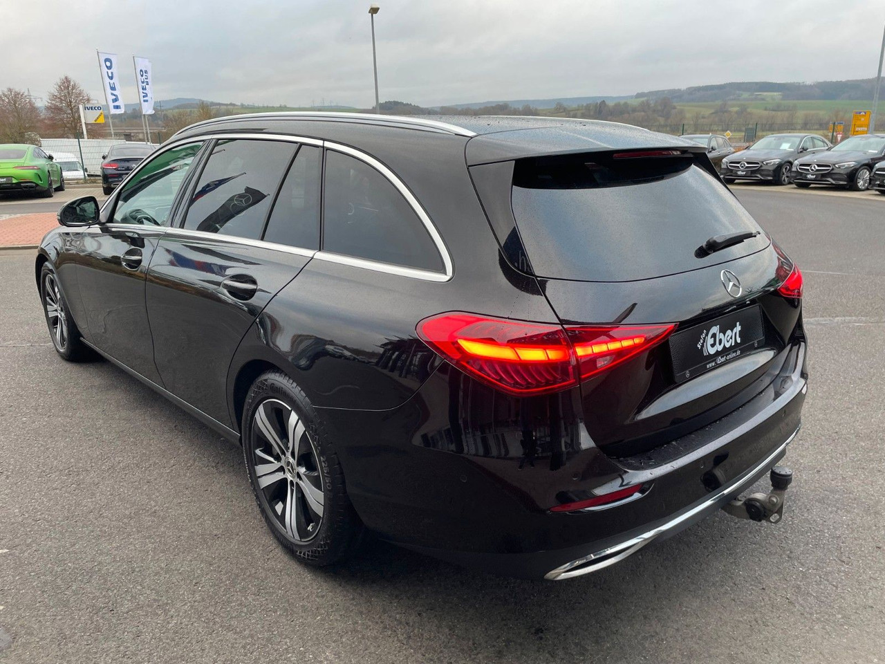 Mercedes-Benz C 220 d T AVANTGARDE AHK+HUD+360°+STDH+DISTR - سيارة ستيشن: صور 3 Mercedes-Benz C 220 d T AVANTGARDE AHK+HUD+360°+STDH+DISTR - سيارة ستيشن: صور 3