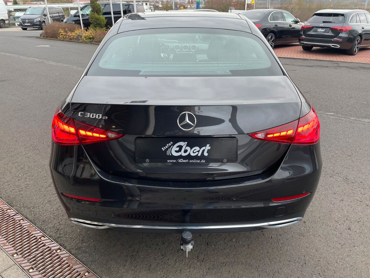 Mercedes-Benz C 300 e Avantgarde Digital+S-Dach+AHK+Distr+ - سيدان: صور 4 Mercedes-Benz C 300 e Avantgarde Digital+S-Dach+AHK+Distr+ - سيدان: صور 4
