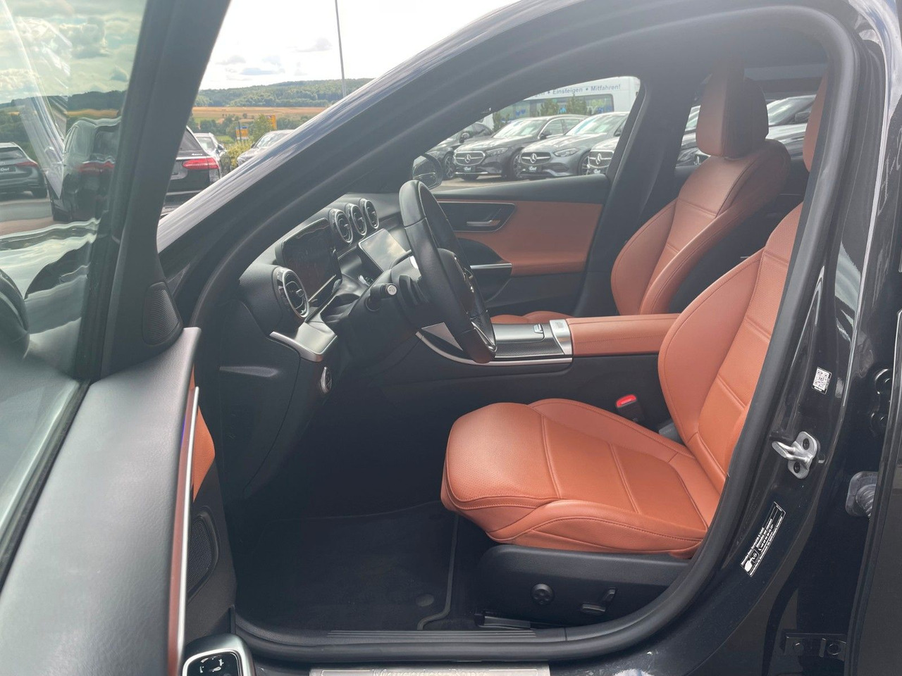 Mercedes-Benz C 300 e T AVANTGARDE R-Kamera+TOTW+Carplay - سيارة ستيشن: صور 1 Mercedes-Benz C 300 e T AVANTGARDE R-Kamera+TOTW+Carplay - سيارة ستيشن: صور 1