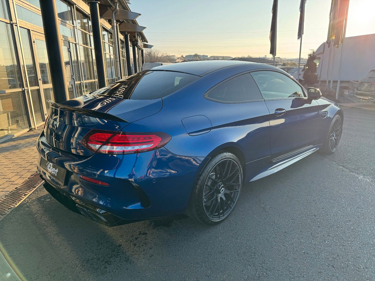 Mercedes-Benz C 63 AMG Coupe+AeroP+Distr+Sportsitze+360 - كوبيه: صور 4 Mercedes-Benz C 63 AMG Coupe+AeroP+Distr+Sportsitze+360 - كوبيه: صور 4