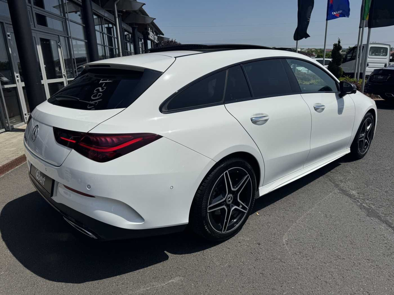 Mercedes-Benz CLA 220d Shooting Brake AMG+Pano+Distr+AHK+uvm. - سيارة ستيشن: صور 4 Mercedes-Benz CLA 220d Shooting Brake AMG+Pano+Distr+AHK+uvm. - سيارة ستيشن: صور 4