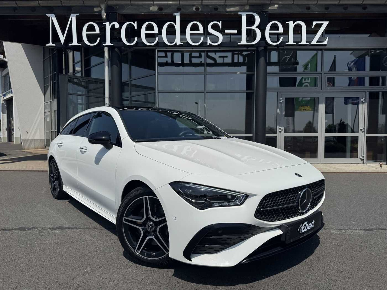Mercedes-Benz CLA 220d Shooting Brake AMG+Pano+Distr+AHK+uvm. - سيارة ستيشن: صور 1 Mercedes-Benz CLA 220d Shooting Brake AMG+Pano+Distr+AHK+uvm. - سيارة ستيشن: صور 1
