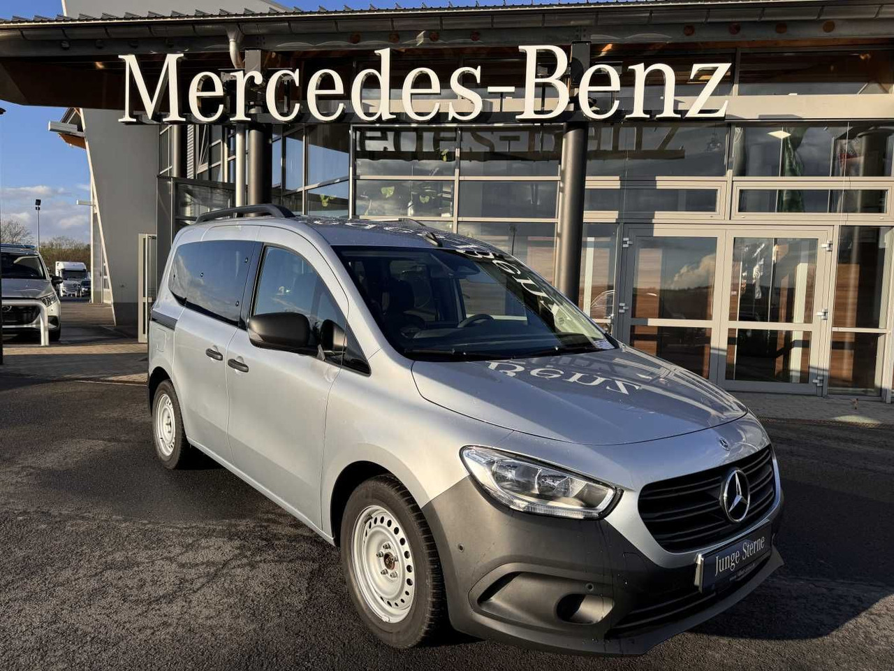 Mercedes-Benz Citan 110 CDI Tourer Klima AHK Kamera MBUX Tempo - فان المدمجة: صور 1 Mercedes-Benz Citan 110 CDI Tourer Klima AHK Kamera MBUX Tempo - فان المدمجة: صور 1