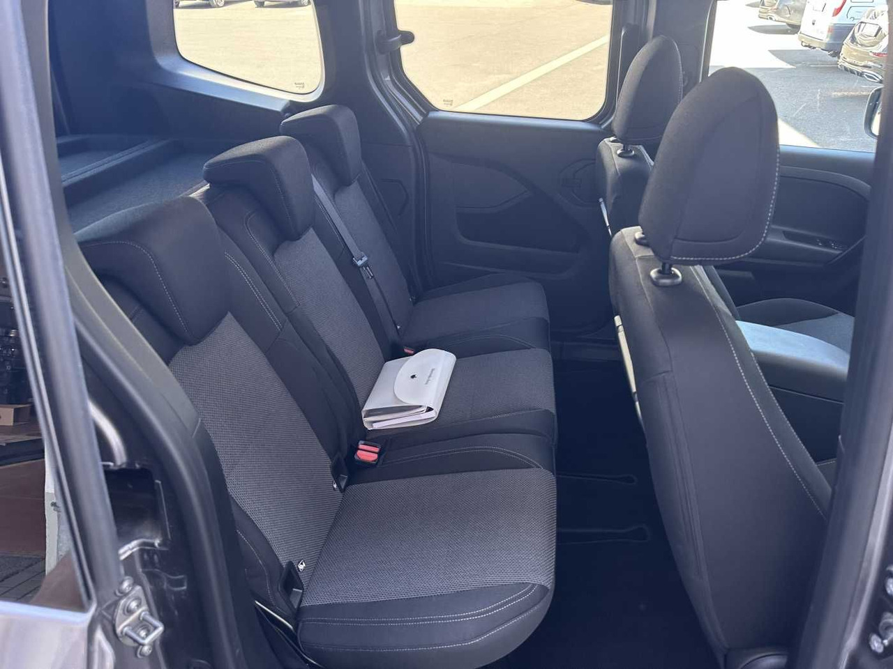 تأجير  Mercedes-Benz Citan 112 CDI Tourer Kamera MBUX LED Tempomat Mercedes-Benz Citan 112 CDI Tourer Kamera MBUX LED Tempomat: صور 10