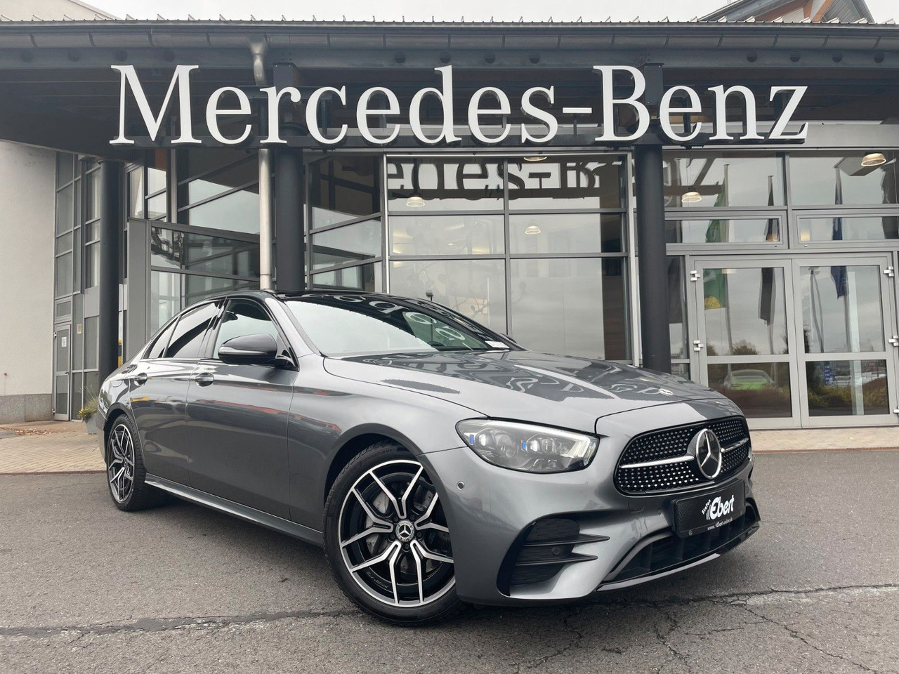 Mercedes-Benz E 220 d AMG+MBeam+Pano+Distr+R-Kamera - سيدان: صور 1 Mercedes-Benz E 220 d AMG+MBeam+Pano+Distr+R-Kamera - سيدان: صور 1