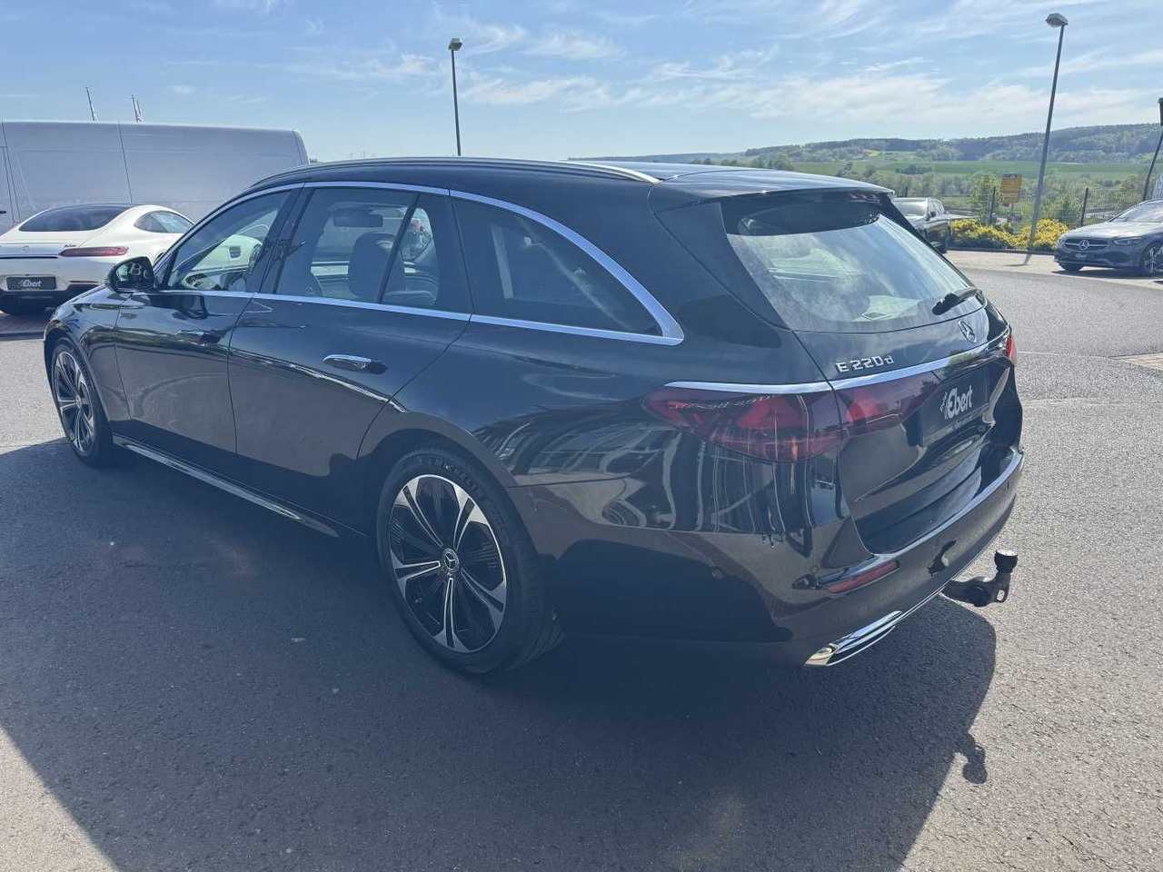Mercedes-Benz E 220d Avantgarde+Pano+AHK+Distr+19Zoll+MBUX - سيارة: صور 3 Mercedes-Benz E 220d Avantgarde+Pano+AHK+Distr+19Zoll+MBUX - سيارة: صور 3