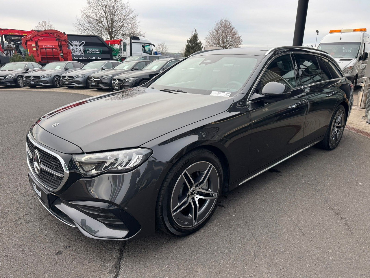 Mercedes-Benz E 220d T AMG+Hyperscreen+Leder+AHK+DistrPro+STH - سيارة ستيشن: صور 3 Mercedes-Benz E 220d T AMG+Hyperscreen+Leder+AHK+DistrPro+STH - سيارة ستيشن: صور 3