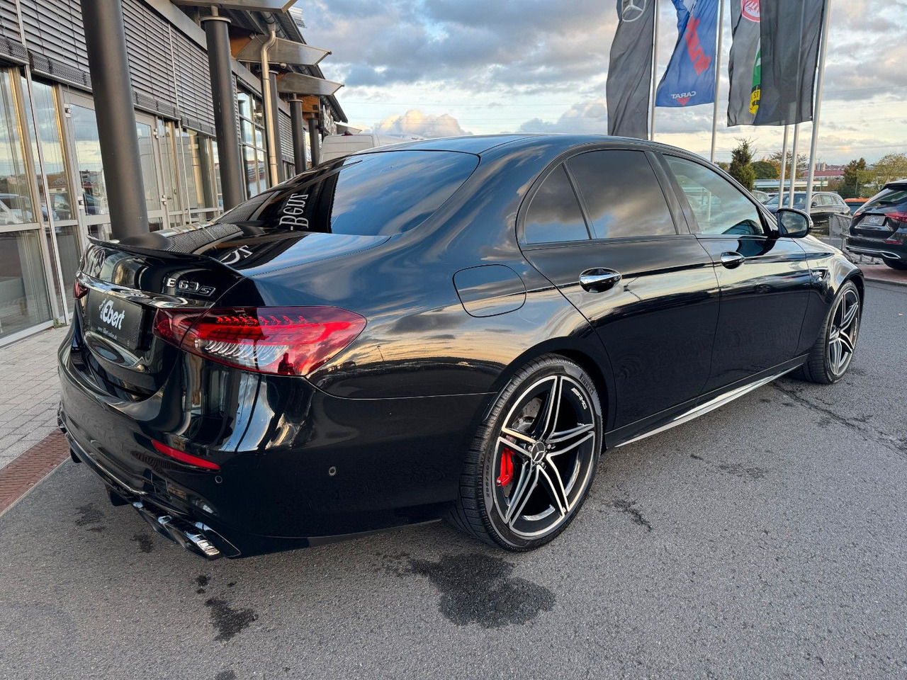 Mercedes-Benz E 63 AMG S Pano+Burm+AirM+HUD+360+uvm. - سيدان: صور 4 Mercedes-Benz E 63 AMG S Pano+Burm+AirM+HUD+360+uvm. - سيدان: صور 4