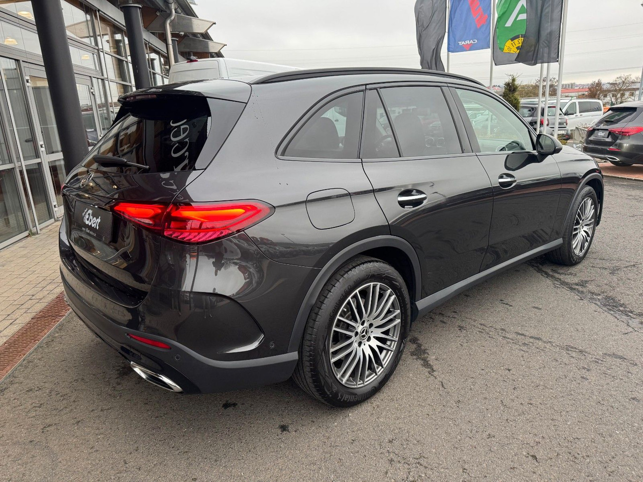 Mercedes-Benz GLC 220d 4M AMG+AHK+Burm+STH+360+Night - سيارة دفع رباعي: صور 4 Mercedes-Benz GLC 220d 4M AMG+AHK+Burm+STH+360+Night - سيارة دفع رباعي: صور 4