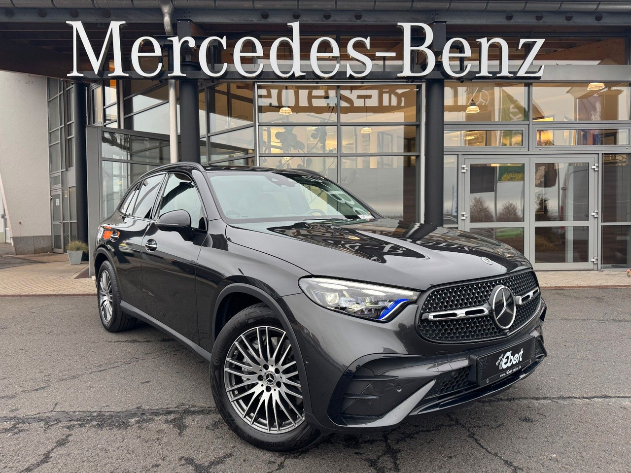 Mercedes-Benz GLC 220d 4M AMG+AHK+Burm+STH+360+Night - سيارة دفع رباعي: صور 1 Mercedes-Benz GLC 220d 4M AMG+AHK+Burm+STH+360+Night - سيارة دفع رباعي: صور 1