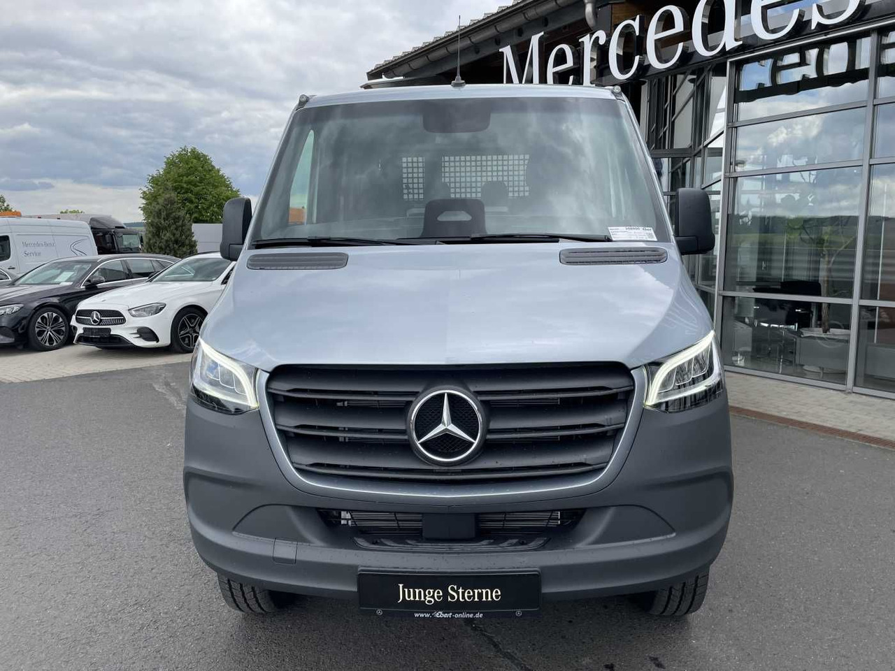 Mercedes-Benz Sprinter 319 CDI 4x4 DoKa Klima Stdheiz AHK LED - الشاحنات الصغيرة المسطحة: صور 2 Mercedes-Benz Sprinter 319 CDI 4x4 DoKa Klima Stdheiz AHK LED - الشاحنات الصغيرة المسطحة: صور 2