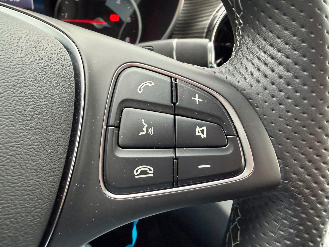 ميكروباص Mercedes-Benz V 250 AVANTGARDE ED AHK Tisch 6Sitze: صور 18 ميكروباص Mercedes-Benz V 250 AVANTGARDE ED AHK Tisch 6Sitze: صور 18