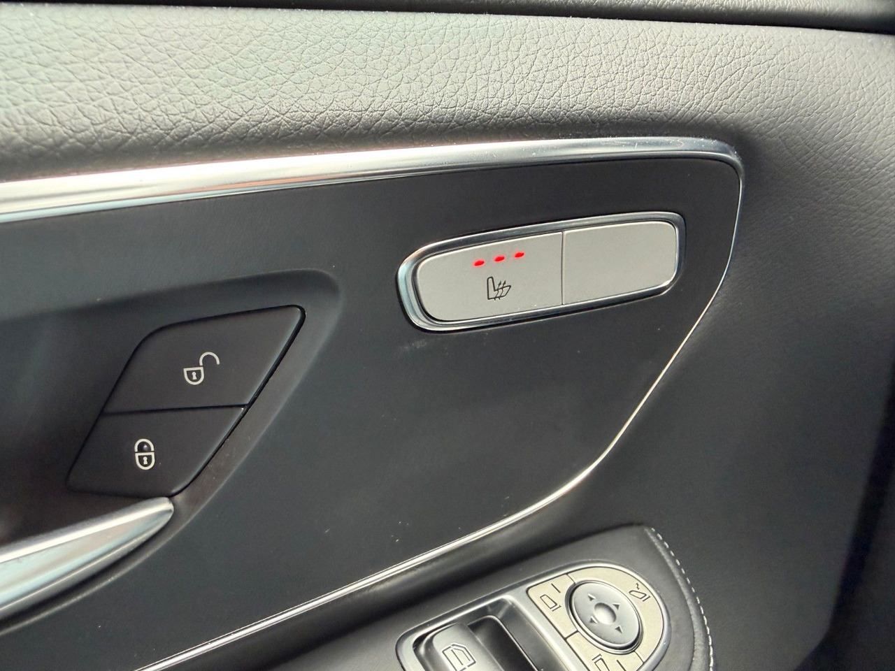 ميكروباص Mercedes-Benz V 250 AVANTGARDE ED AHK Tisch 6Sitze: صور 21 ميكروباص Mercedes-Benz V 250 AVANTGARDE ED AHK Tisch 6Sitze: صور 21