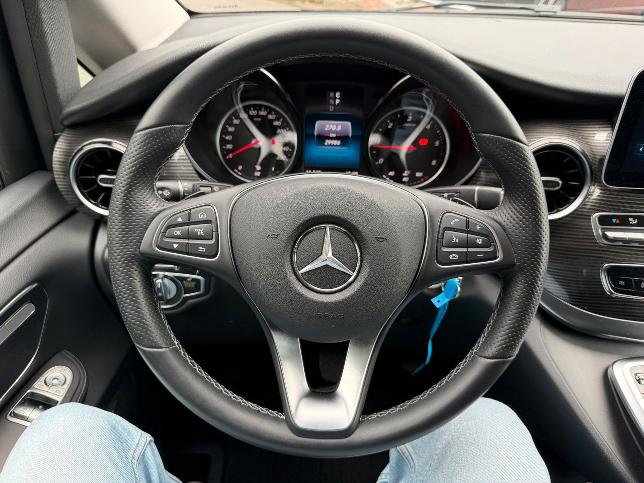 ميكروباص Mercedes-Benz V 250 AVANTGARDE ED AHK Tisch 6Sitze: صور 12 ميكروباص Mercedes-Benz V 250 AVANTGARDE ED AHK Tisch 6Sitze: صور 12