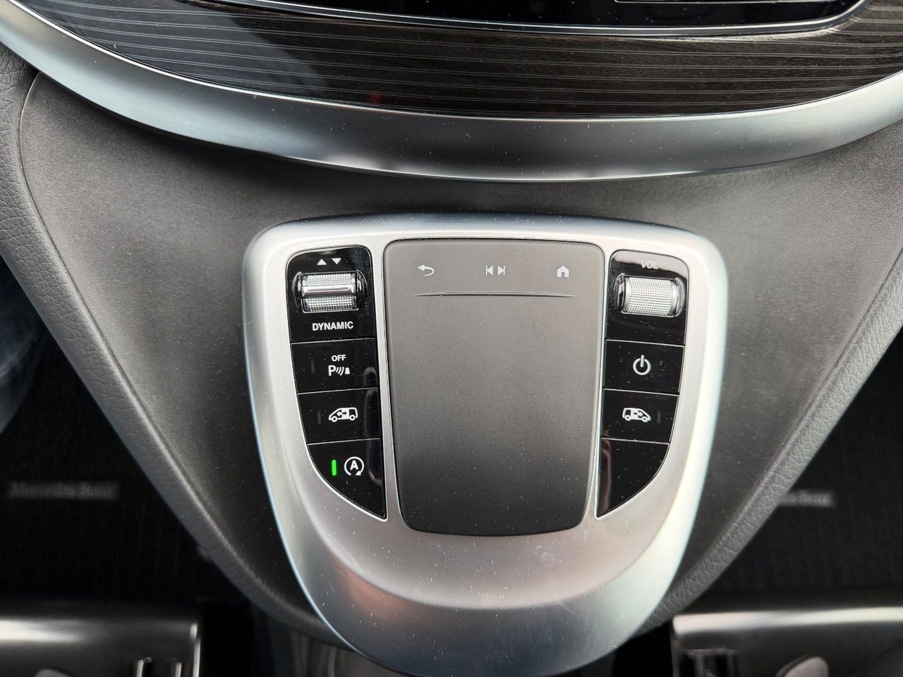 ميكروباص Mercedes-Benz V 250 AVANTGARDE ED AHK Tisch 6Sitze: صور 17 ميكروباص Mercedes-Benz V 250 AVANTGARDE ED AHK Tisch 6Sitze: صور 17