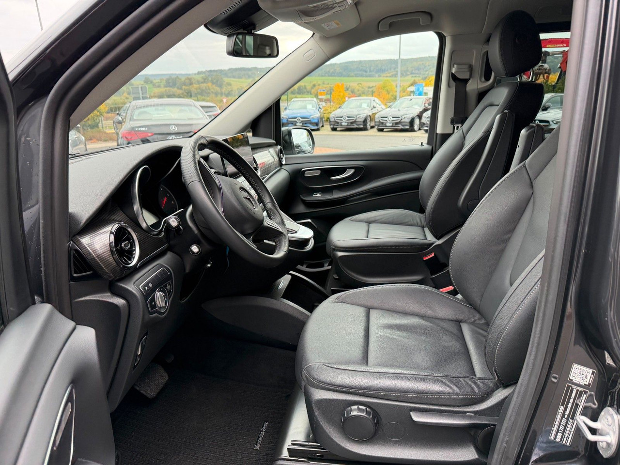 ميكروباص Mercedes-Benz V 250 AVANTGARDE ED AHK Tisch 6Sitze: صور 11 ميكروباص Mercedes-Benz V 250 AVANTGARDE ED AHK Tisch 6Sitze: صور 11