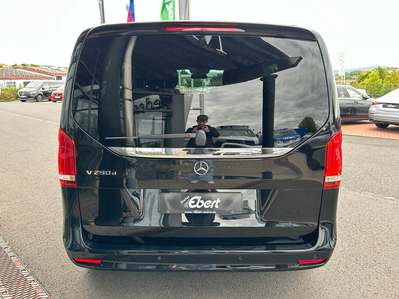 Mercedes-Benz V 250 d EDITION AMG Kompakt ILS elektr Türen - سيارة ستيشن: صور 5 Mercedes-Benz V 250 d EDITION AMG Kompakt ILS elektr Türen - سيارة ستيشن: صور 5