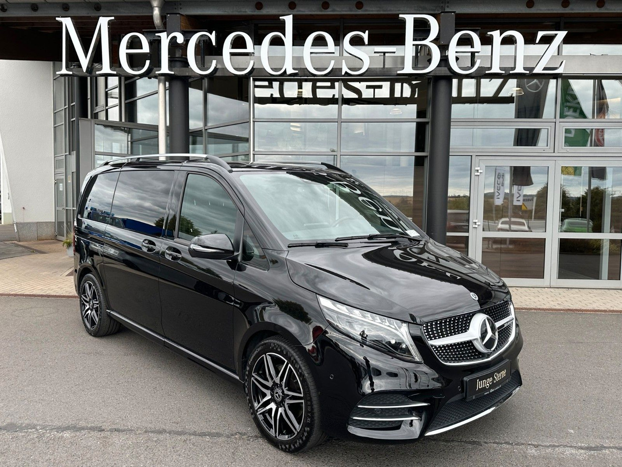 Mercedes-Benz V 250 d EDITION AMG Kompakt ILS elektr Türen - ميكروباص: صور 1 Mercedes-Benz V 250 d EDITION AMG Kompakt ILS elektr Türen - ميكروباص: صور 1