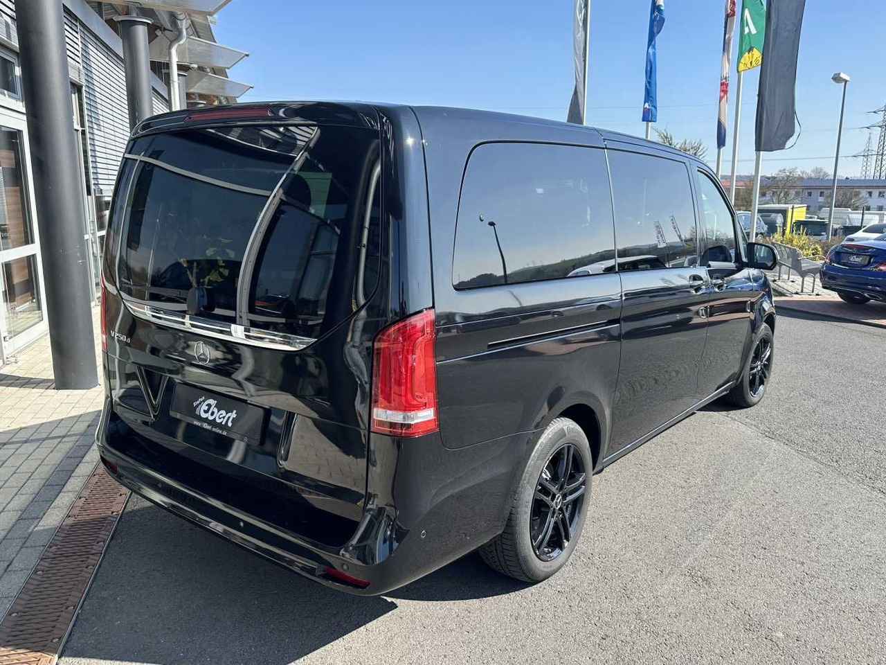 Mercedes-Benz V 250 d EDITION Leder Kamera ILS 7Sitze - ميكروباص: صور 4 Mercedes-Benz V 250 d EDITION Leder Kamera ILS 7Sitze - ميكروباص: صور 4